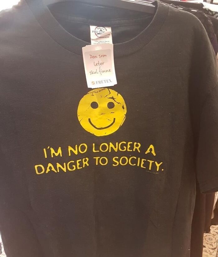 50 Times People Spotted The Most ‘Cursed Shirts’ In The Wild And Had To Share Them Online