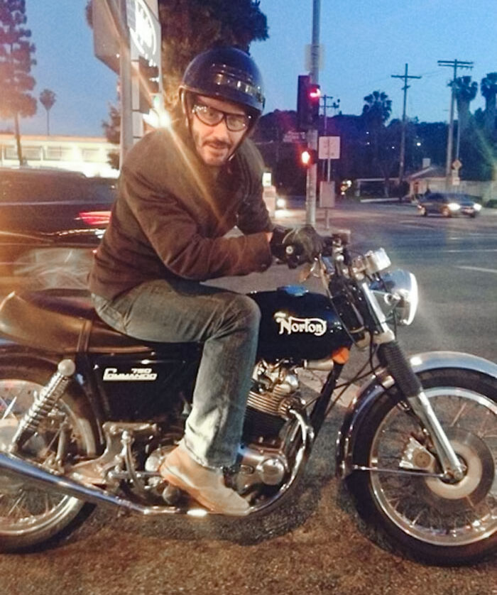 Me he encontrado a Keanu Reeves en un semáforo