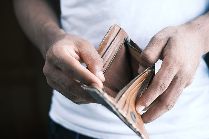 30 Personas comparten sus acciones más desesperadas estando arruinadas