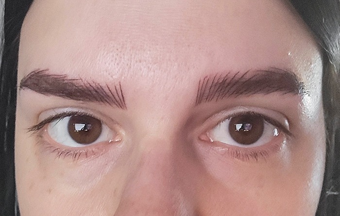 Me hicieron las cejas ayer y parece que tengo púas