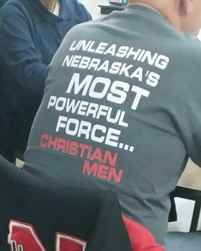 50 Times People Spotted The Most ‘Cursed Shirts’ In The Wild And Had To Share Them Online