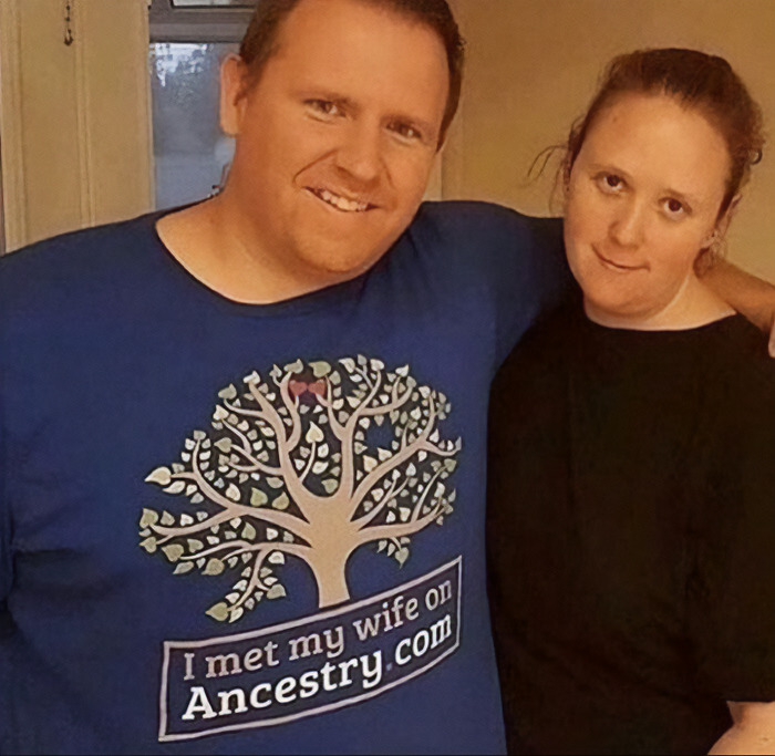 50 Times People Spotted The Most ‘Cursed Shirts’ In The Wild And Had To Share Them Online