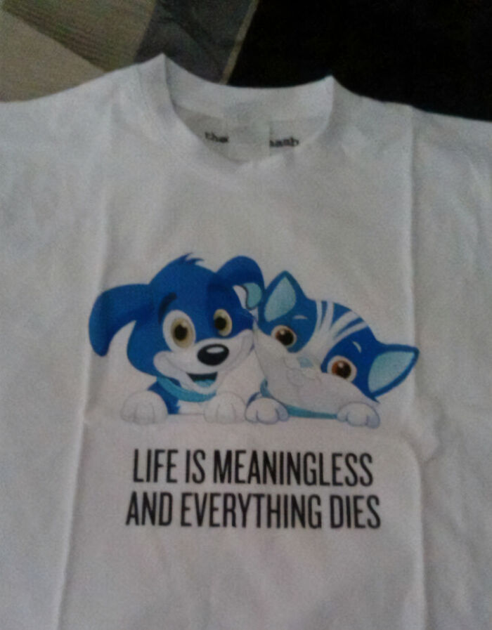 50 Times People Spotted The Most ‘Cursed Shirts’ In The Wild And Had To Share Them Online