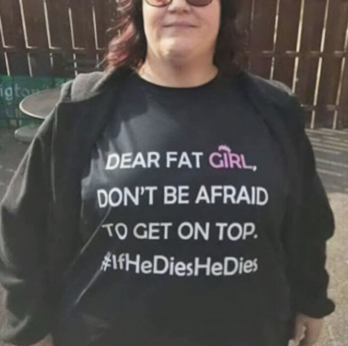 50 Times People Spotted The Most ‘Cursed Shirts’ In The Wild And Had To Share Them Online