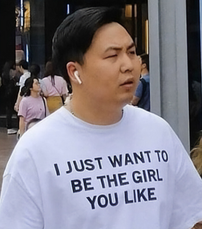 50 Times People Spotted The Most ‘Cursed Shirts’ In The Wild And Had To Share Them Online