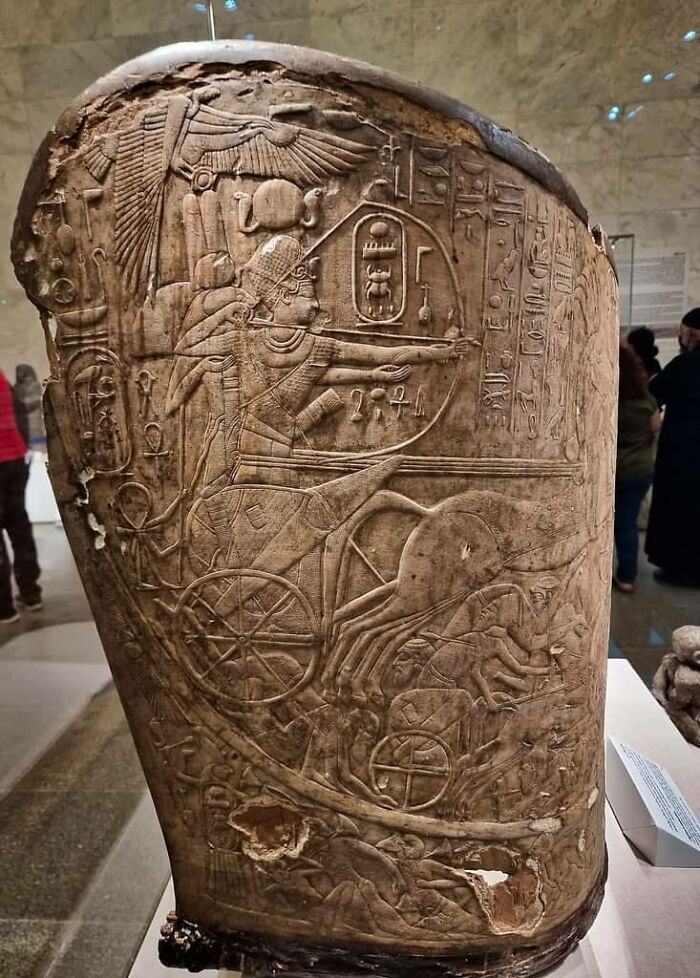 Carruaje del faraón Tutmosis IV (1401-1388 a.C.), descubierto en su tumba en Luxor, Egipto