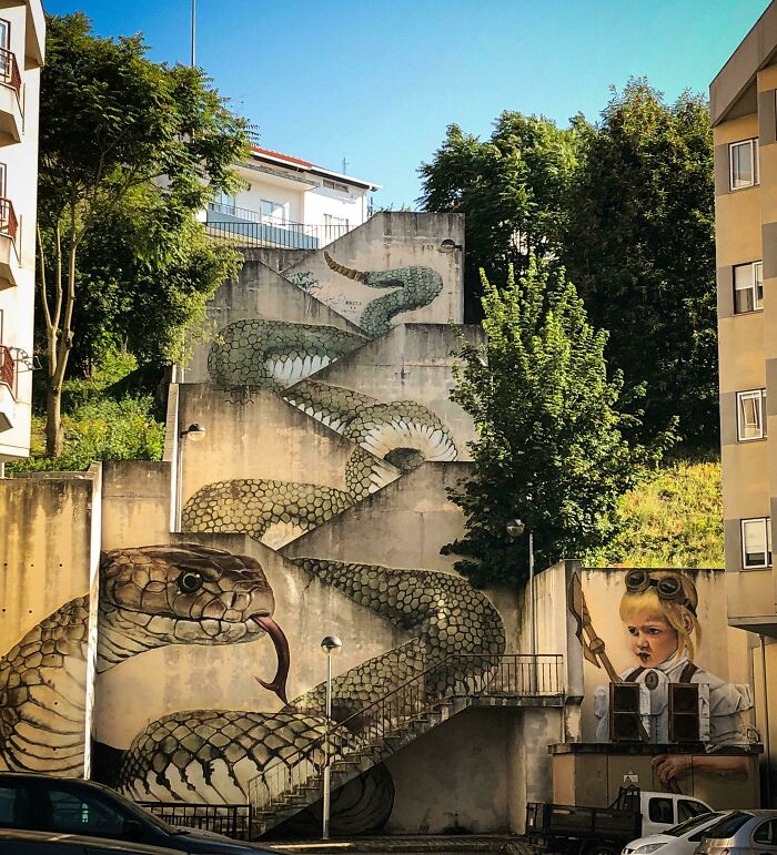 Escaleras serpenteantes
