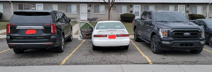 Mi pequeño Camry del 98 comparado con 2 vehículos modernos