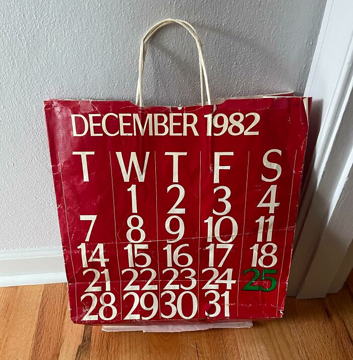 Bolsa de regalos que mi madre ha estado reutilizando todos estos años