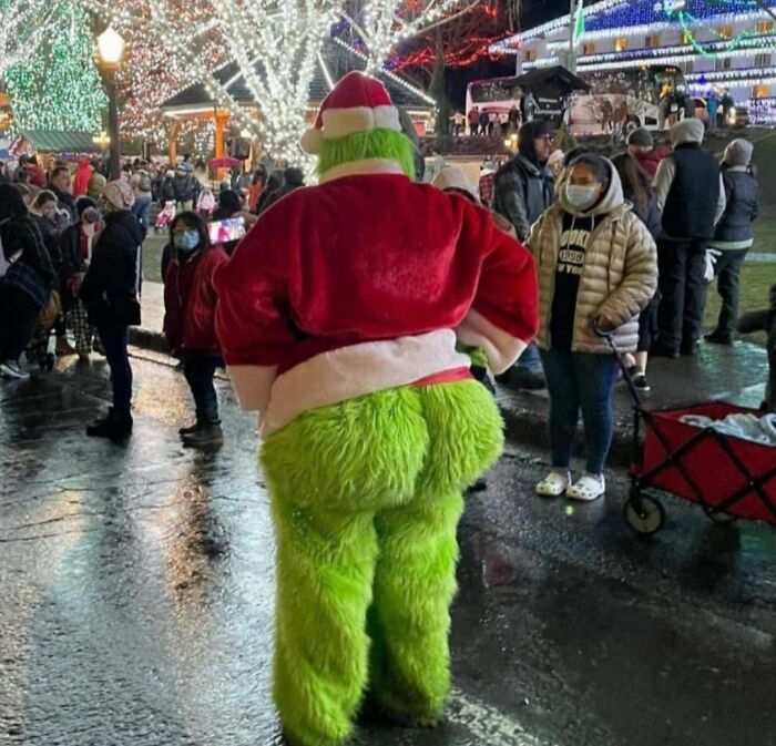 “Blursed”: 50 Images That Are Giving Both “Blessed” And “Cursed” Energy