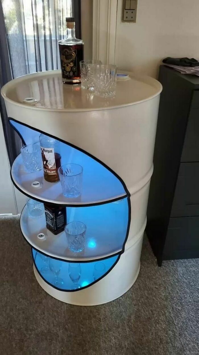 30 Of The Cringiest Home Decor DIYs That Were All The Rage On 2010s Pinterest