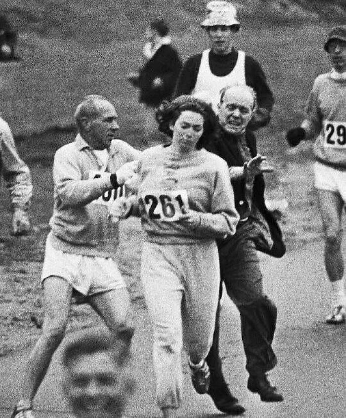 50 Incredible History Moments That Were Caught On Camera Decades Ago