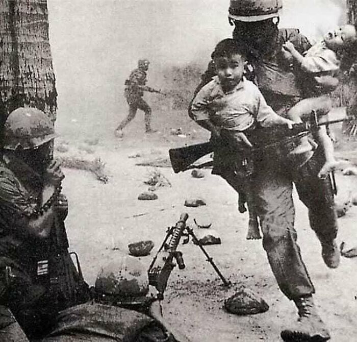 50 Incredible History Moments That Were Caught On Camera Decades Ago