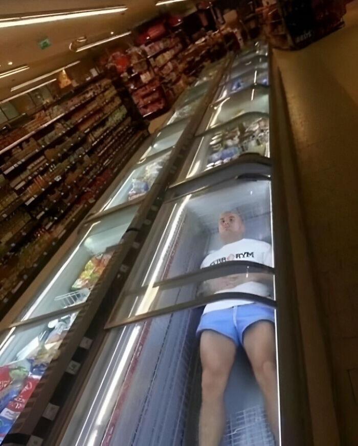 30 Pics That Raise More Questions Than Answers, Posted By "Images That Need More Context"