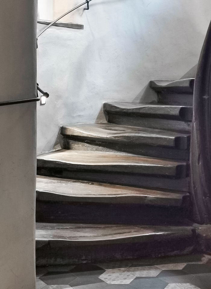 Escalera de madera de 400 años en Praga
