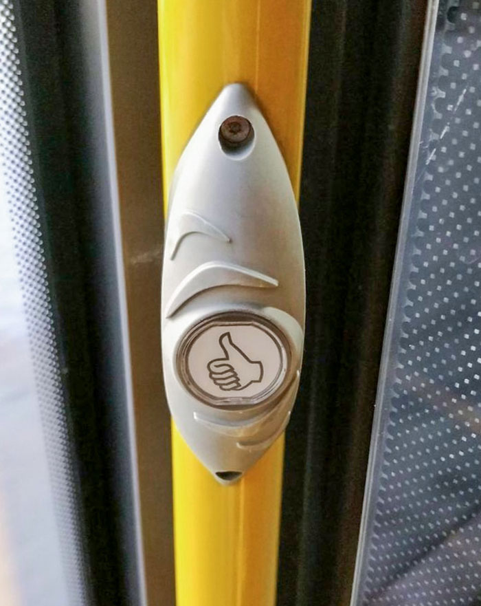 Botón para dar las gracias al conductor del autobús en Finlandia