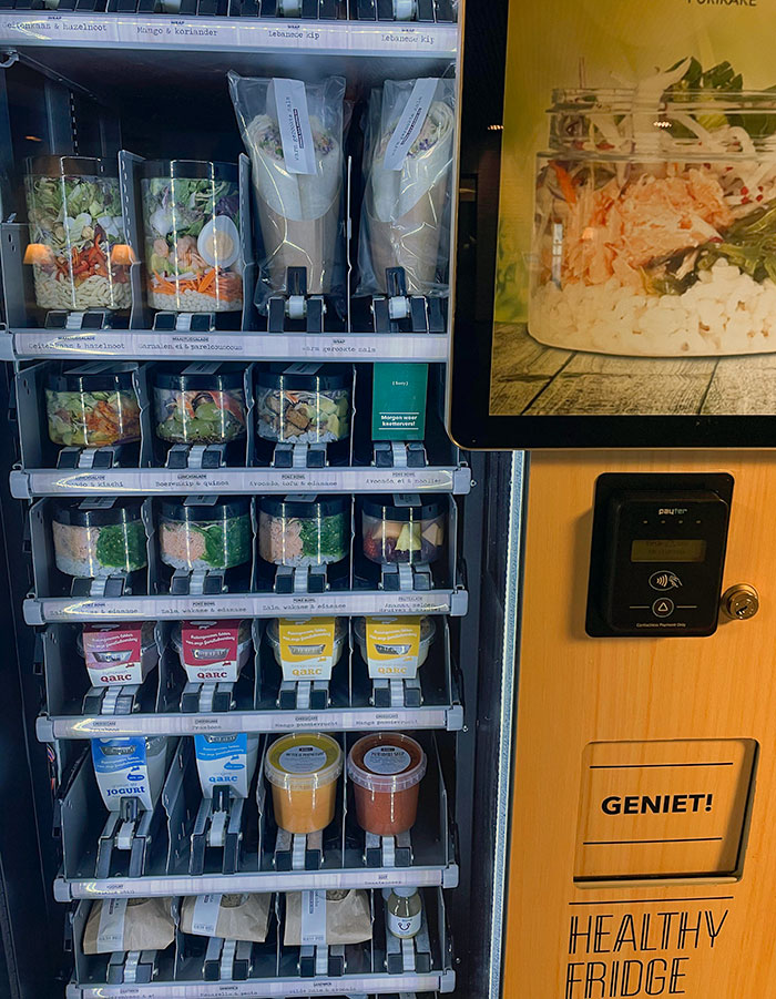 Máquina expendedora en el hospital que vende almuerzos/cenas saludables a buen precio