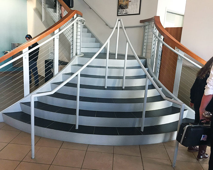 Escaleras en la facultad, muy confusas