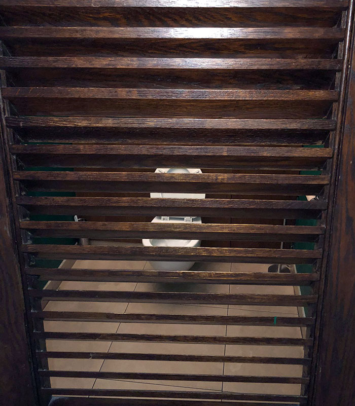 Puerta de retrete en un pub de Londres