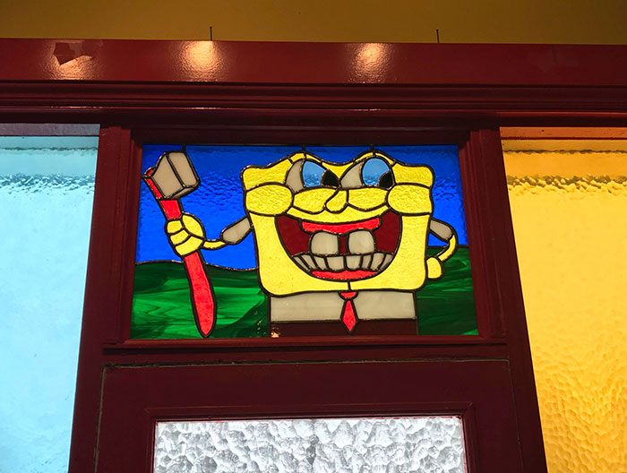 Mosaico horrible de Bob Esponja en el dentista