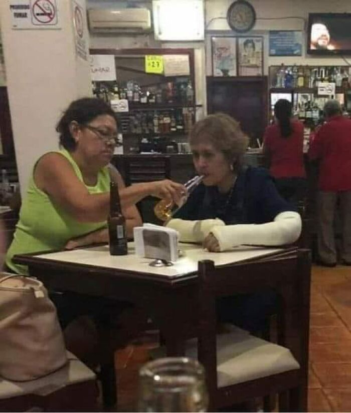 “Passing The Bounds Of What’s Usual”: 50 Unhinged Pics That Are As Confusing As They Are Amusing