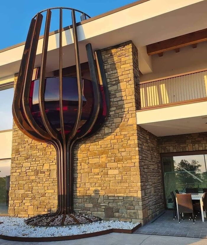 Balcón en forma de copa de vino, Italia