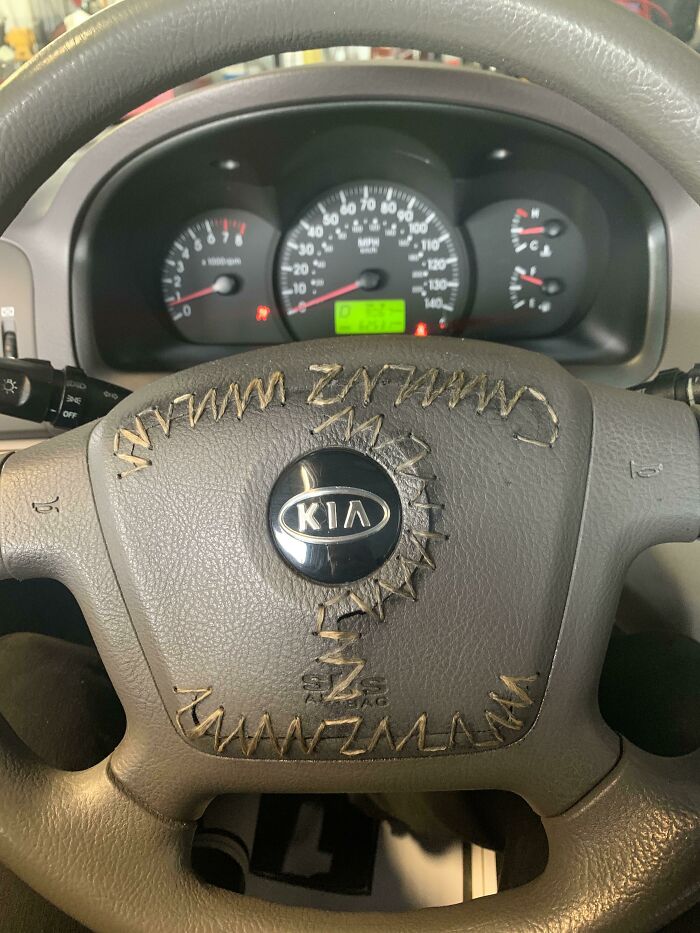 Este coche vino por una inspección de seguridad