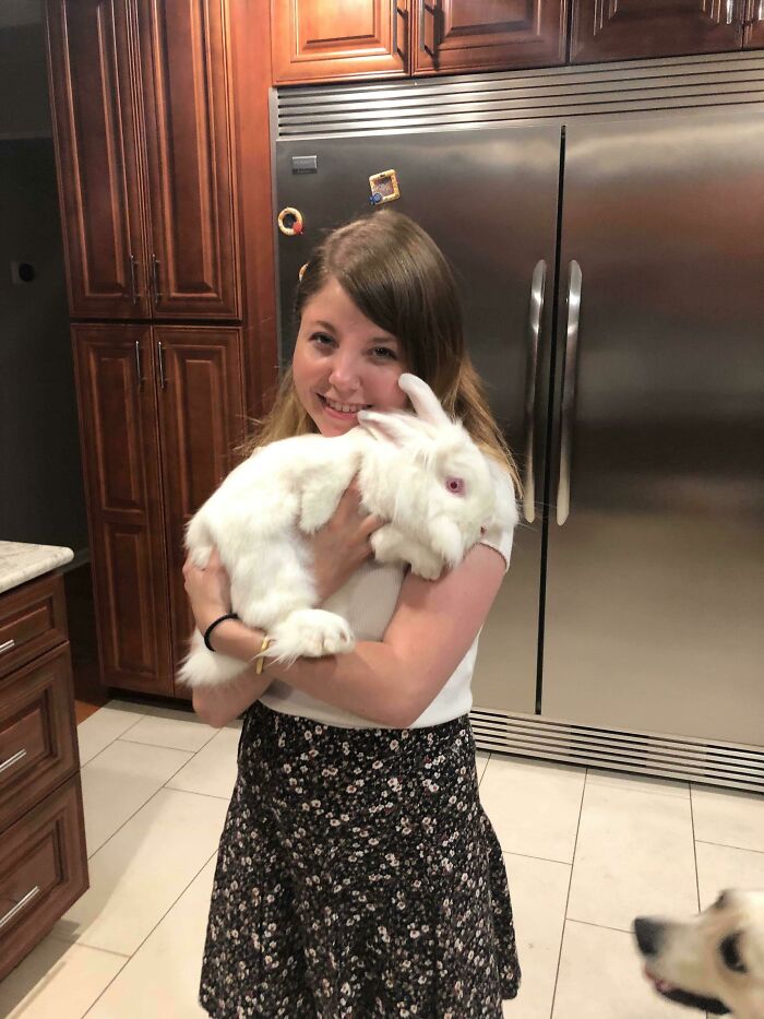 Mi hermana tiene 22 pero parece de 12