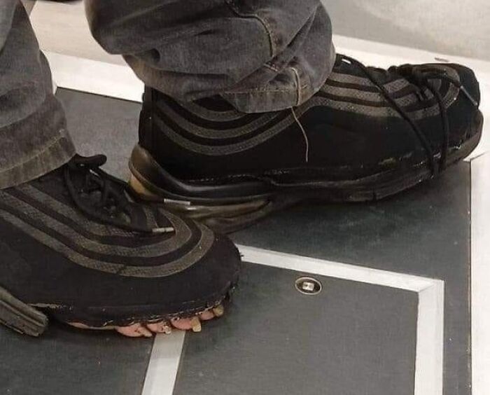 “Passing The Bounds Of What’s Usual”: 50 Unhinged Pics That Are As Confusing As They Are Amusing