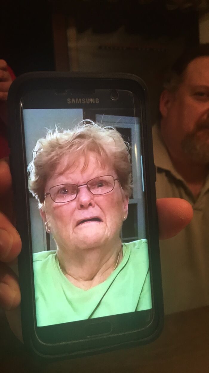 Mi padre se tiró un pedo mientras hacía una foto de mi abuela