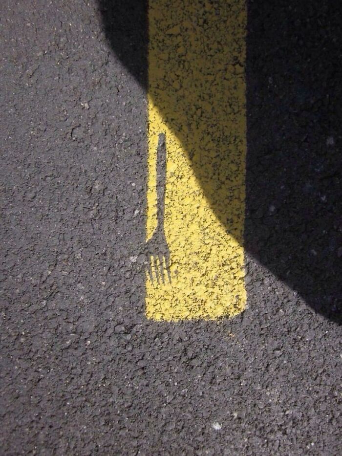 Hay un tenedor en la carretera