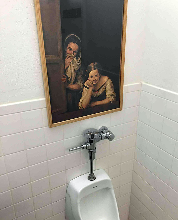 En el retrete de la oficina donde trabajo