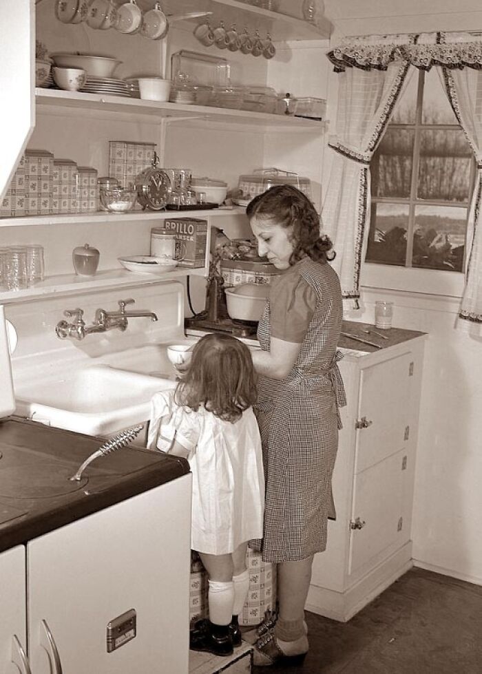 1942
