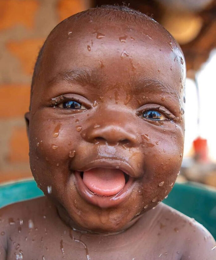 Baño con agua limpia en Mozambique