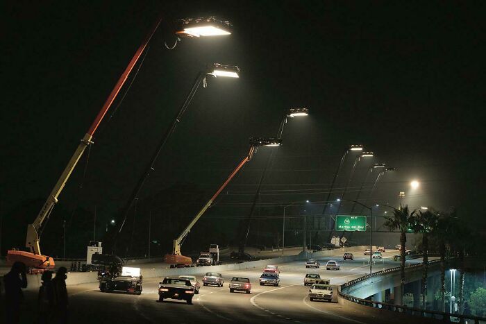 Iluminando una carretera para "Érase una vez en Hollywood"
