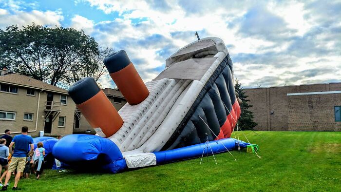 Tobogán hinchable de Titanic