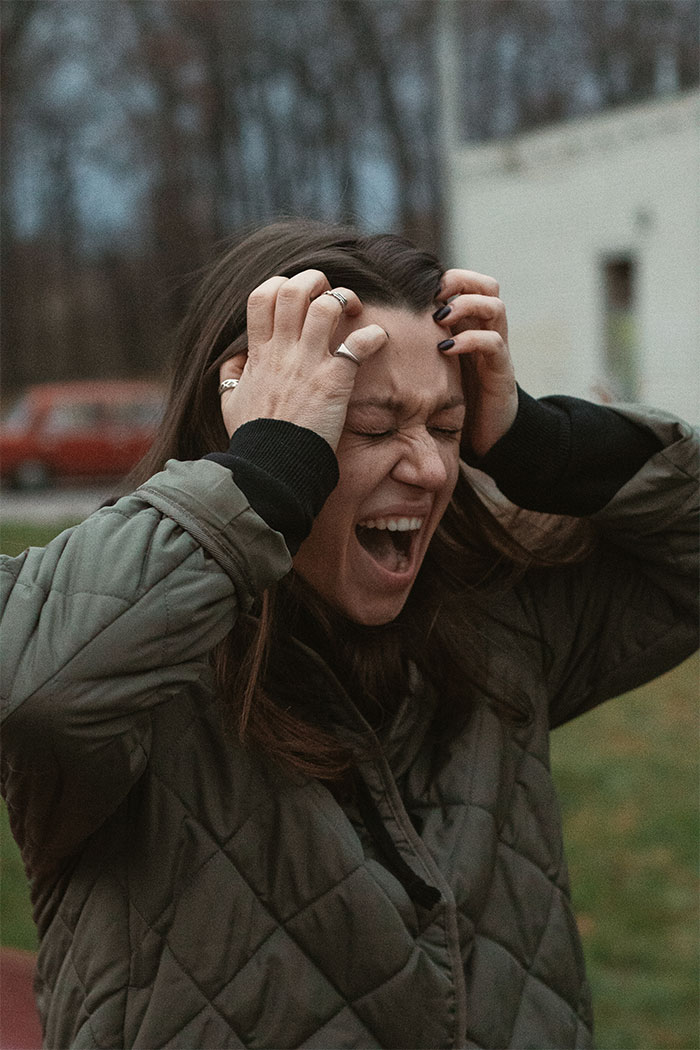 20 Momentos exasperantes al encontrar a personas increíblemente malcriadas