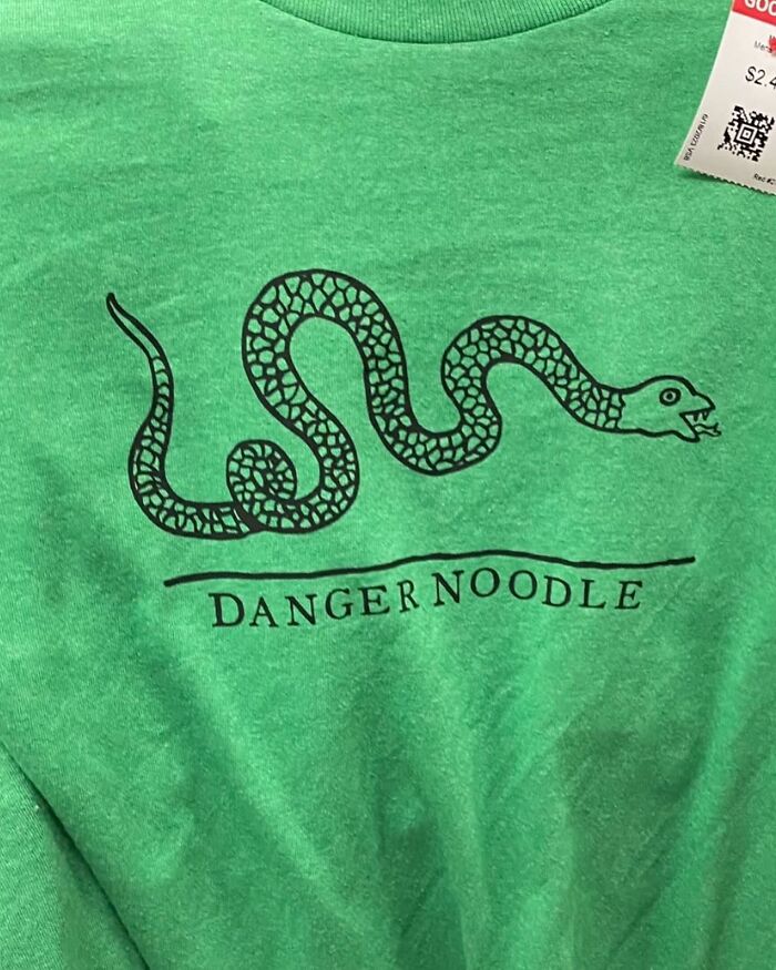 50 Times People Spotted A Shirt That Was So Good They Just Had To Take A Pic (New Pics)