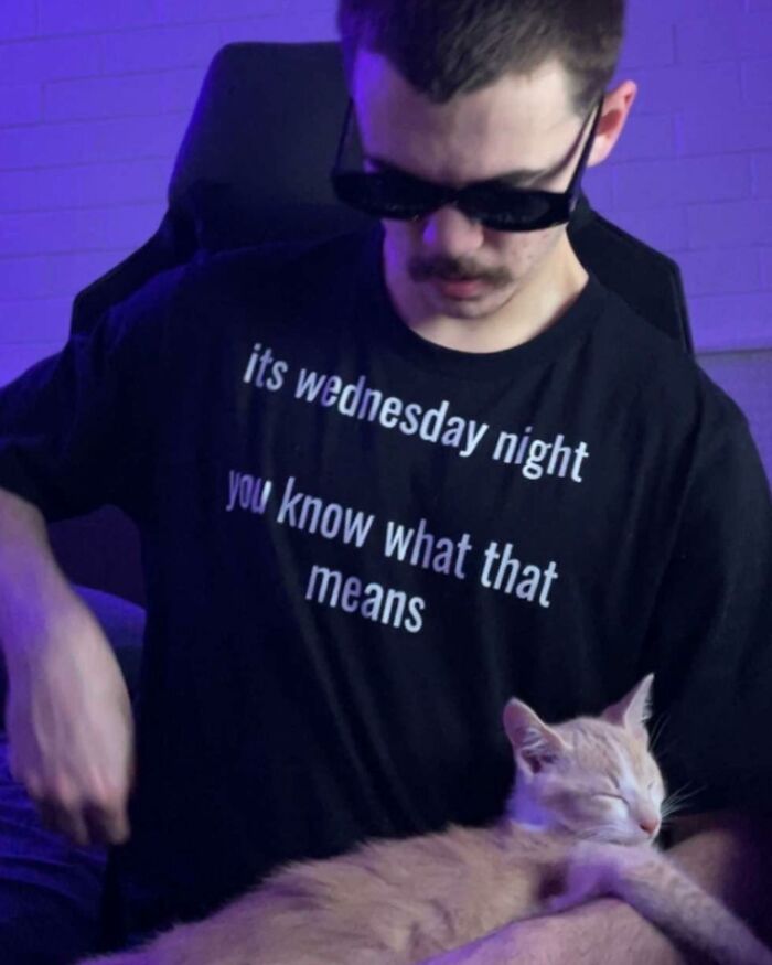 50 Times People Spotted A Shirt That Was So Good They Just Had To Take A Pic (New Pics)
