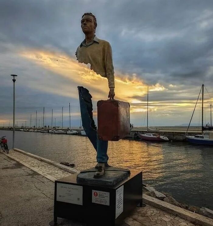 Here Are 50 Of The Most Interesting Images Selected By This Instagram Page
