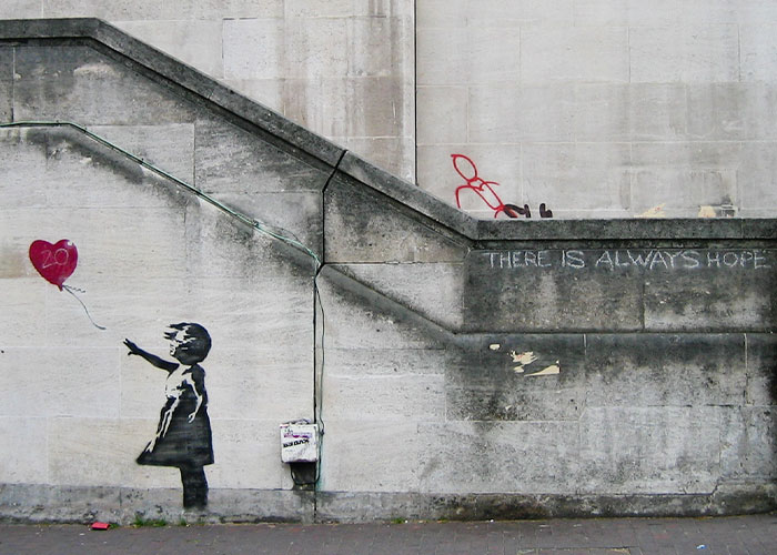 Los fans de Banksy se quedan atónitos cuando el artista "confirma" su nombre en una entrevista reaparecida
