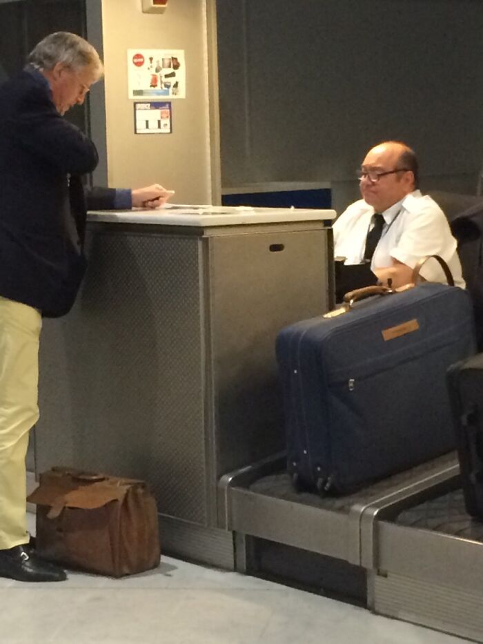 Danny Devito trabaja en el aeropuerto