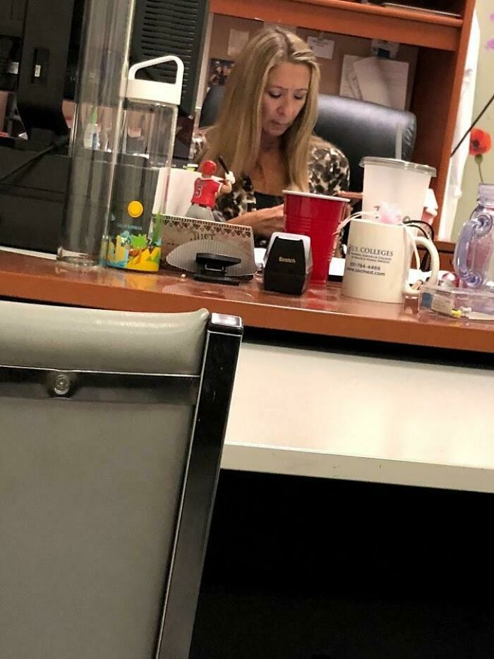 Entré en clase y creí que Phoebe Buffay (Lisa Kudrow) era la profesora
