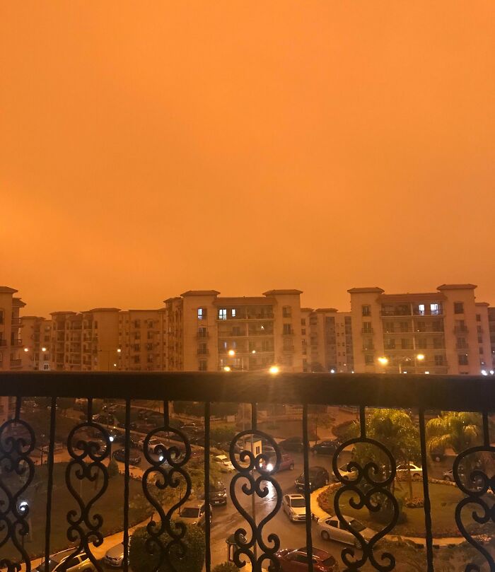 Las nubes de tormenta en Egipto son tan densas que la luz del sol no puede penetrarlas