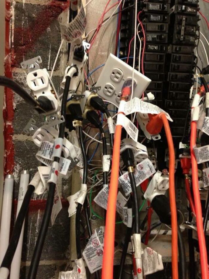 ¿Necesitas un electricista?