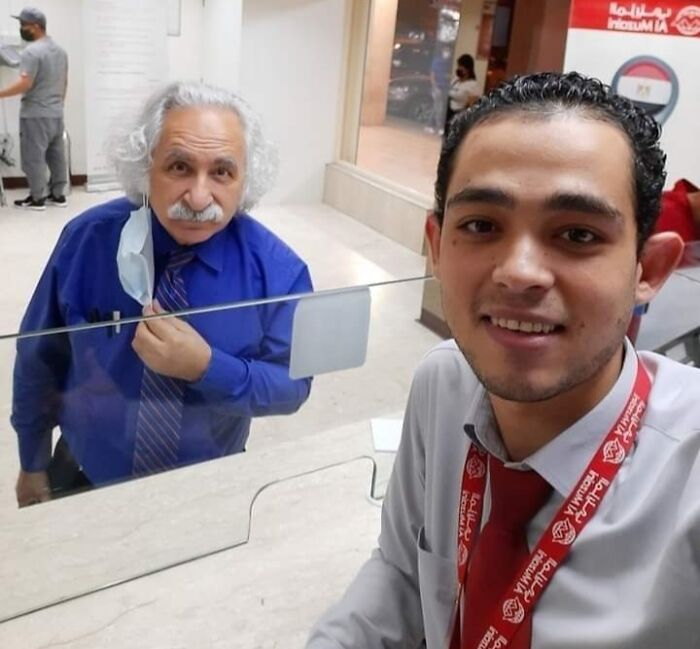 Doble de Einstein en un supermercado egipcio