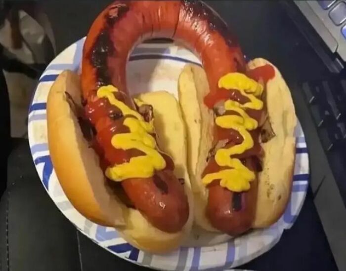 50 Weird Images That Need No Context Whatsoever To Be Hilarious, As Seen On This FB Page