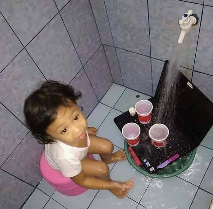 50 Pics Of People Having A Worse Day Than You, As Shared On This Facebook Page