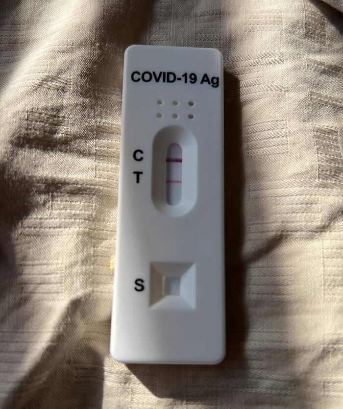 He evitado el Covid durante 3 años, pero he recibido este "regalo" tras la comida navideña