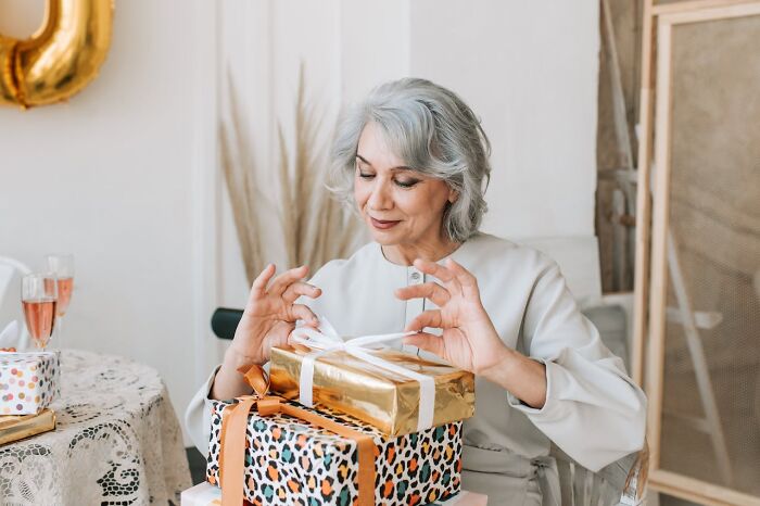 20 Personas comparten los peores regalos que han recibido